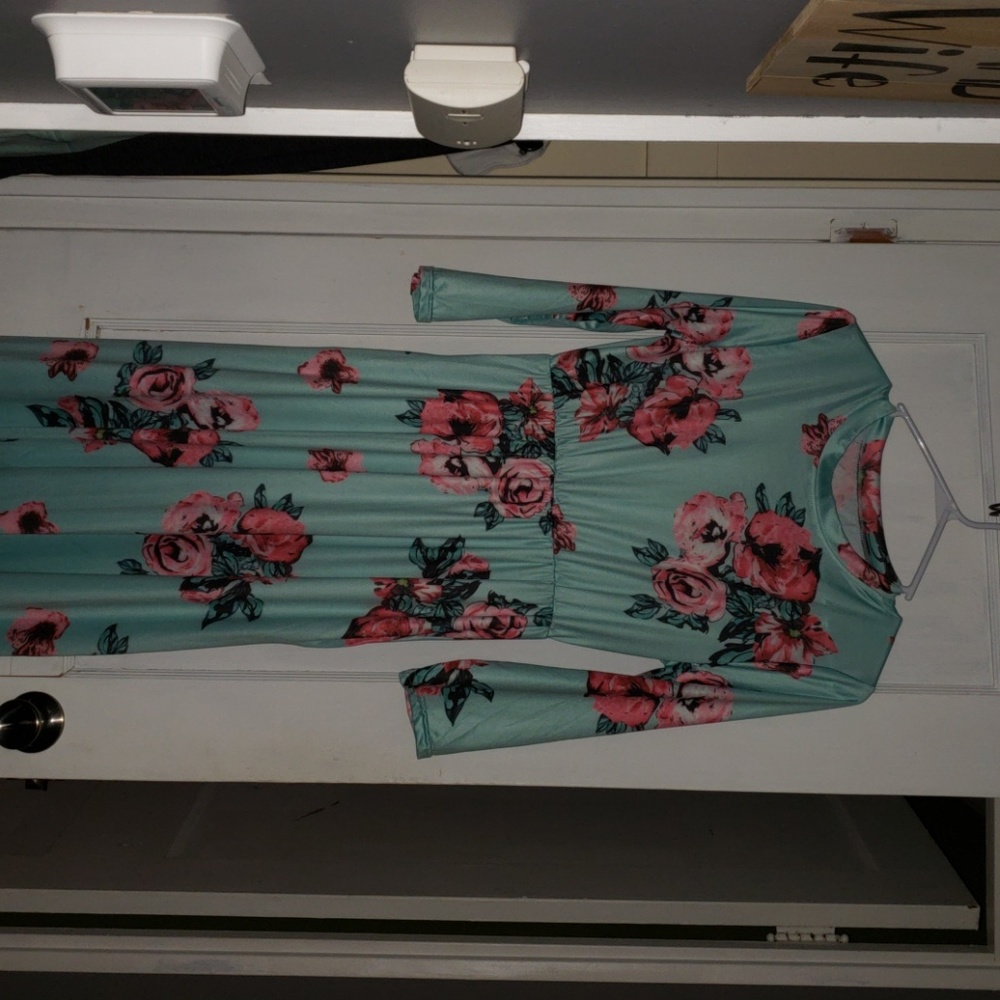 Floral maternity dress